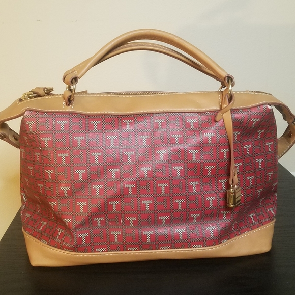 Tommy Hilfiger Handbags - Tommy Hilfiger shoulder purse